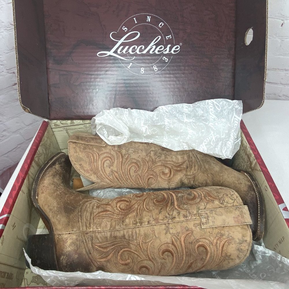 Cute cowboy boots! Lucchese Laurelie Brown Floral Printed Cowboy Boots 9B